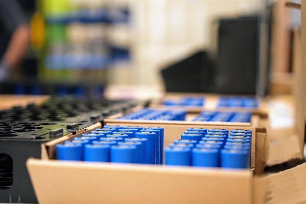 lithium ion cell inside lithium ion battery